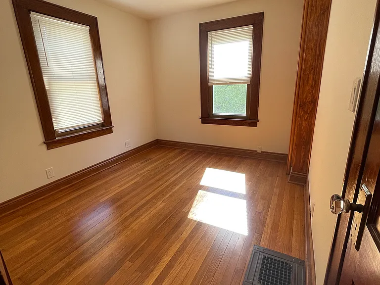 17 Mills St #1 — Photo 8