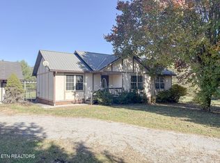 230 Amanda Dr, Jamestown, TN 38556