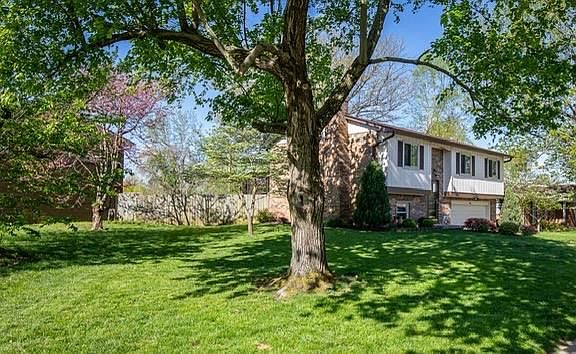 3rd image of 835 Kingsway Dr
