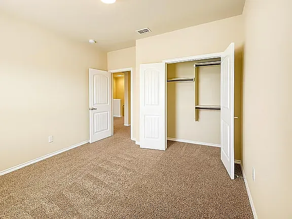 15841 Oak Pointe Dr — Photo 5