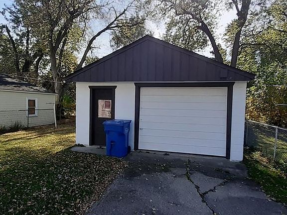 5th image of 8662 Ford Ave