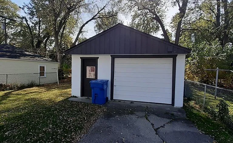 8662 Ford Ave — Photo 5