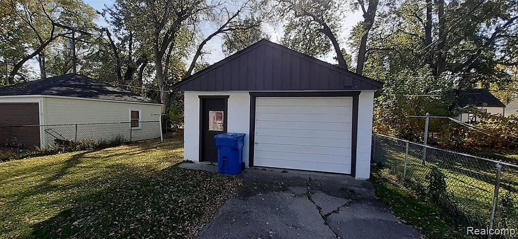 8662 Ford Ave, photo 5