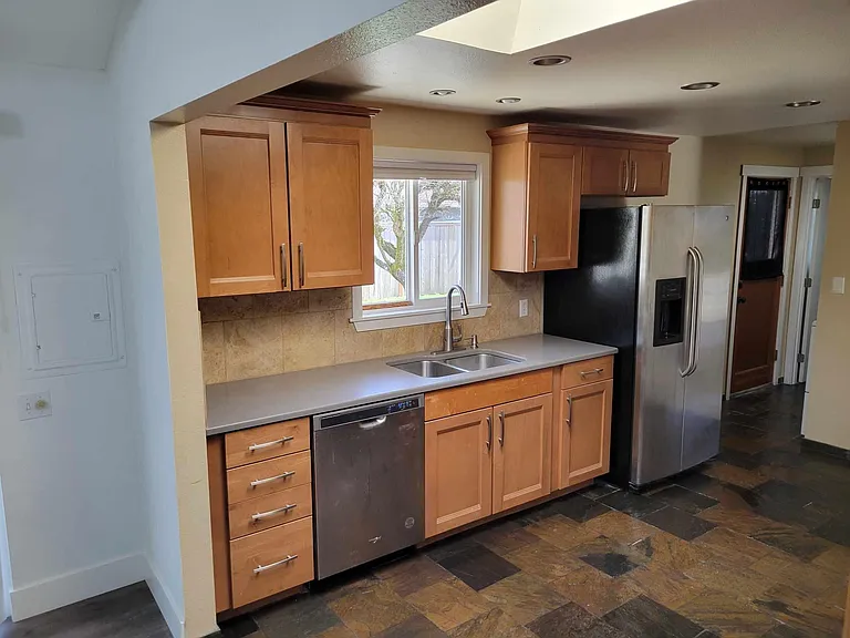 1611 S Verde St — Photo 14