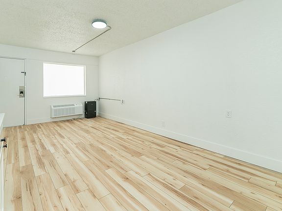 3rd image of 4120 Williams Ave #A