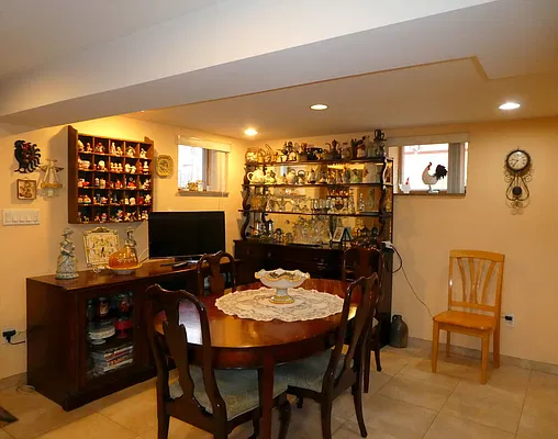 Sold by Century 21 Mizrahi Realty | media 25
