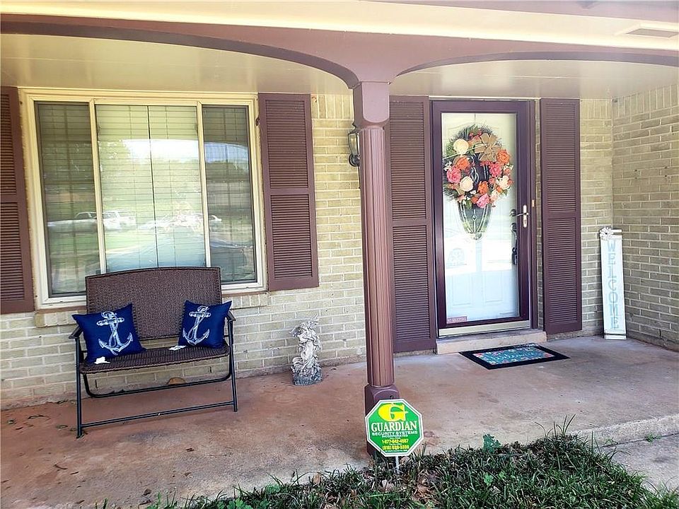 1st image of 3420 Simmons Dr