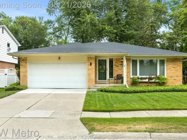 3201 Marion Dr, Royal Oak, MI 48073