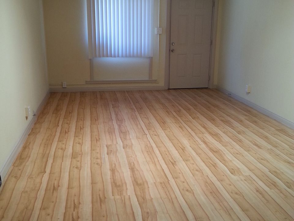 2nd image of 10059 Vine St