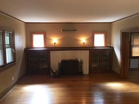 4th image of 117 Washington St