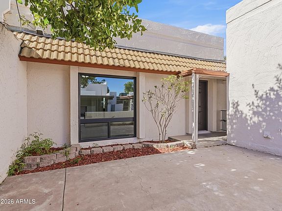 3rd image of 326 E HUNTINGTON Drive
