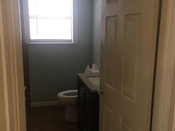 3rd image of 1120 Placer Ave