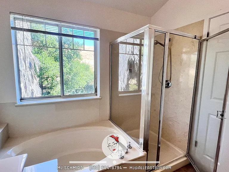 303 Sutton Cir — Photo 26