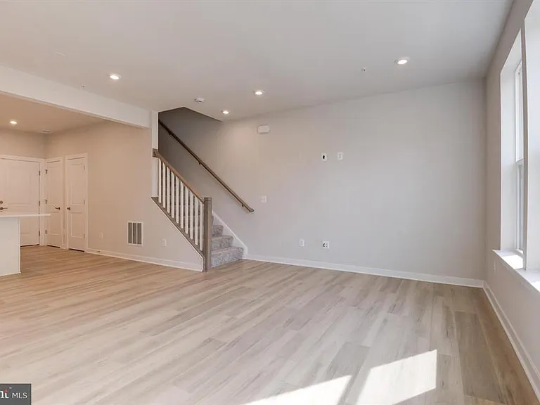 43798 Middleway Ter — Photo 19