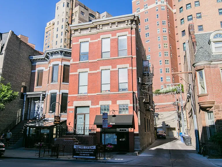 2119 N Clark St — Photo 4