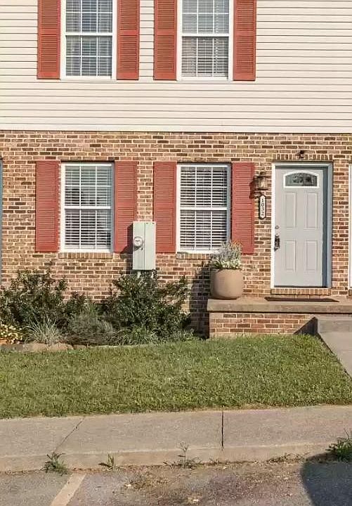 1st image of 103 Bridle Ct