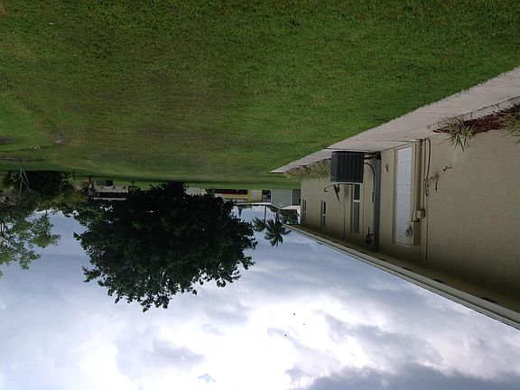 3rd image of 1418 SE San Sovina Terr