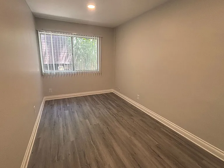 1944 Whitley Ave. — Photo 53