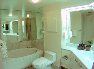 38 Elm St #1002, Toronto, ON M5G2K5