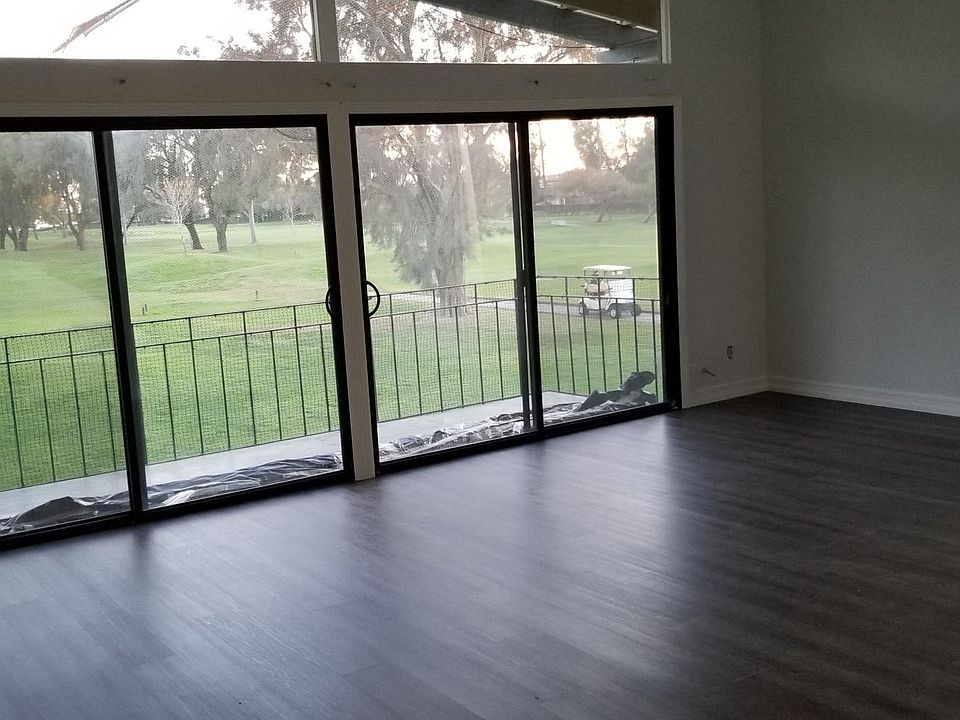 Living Rm, Looks out over the Golf course