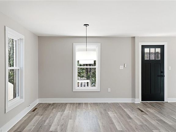 5th image of 212 Pethel St