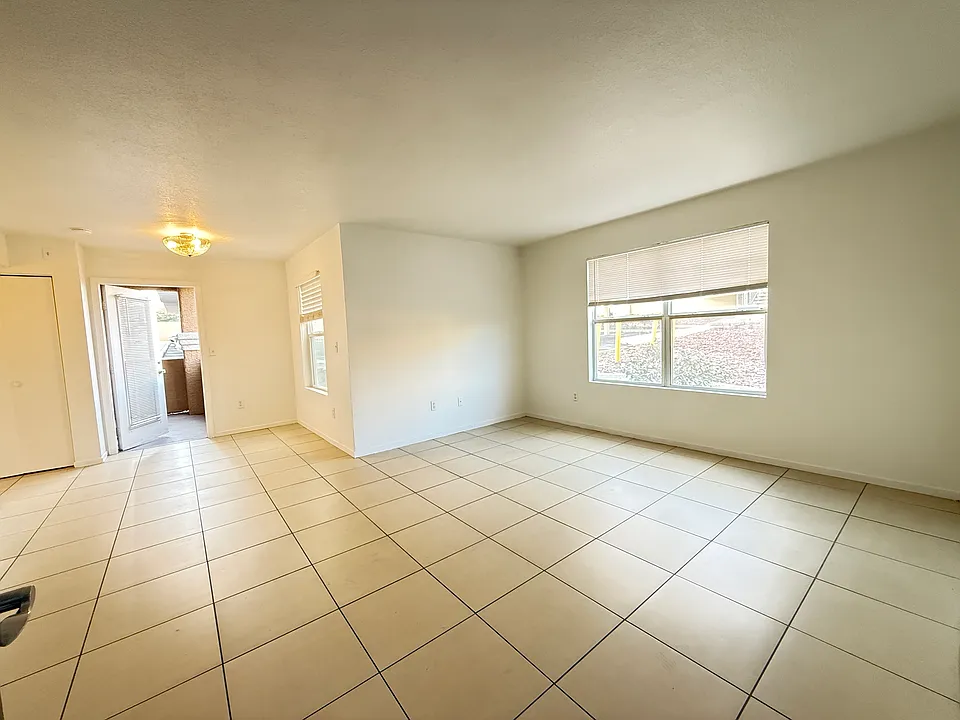 8101 W Flamingo Rd #1068