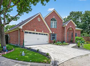 8802 Outview Ct, Houston, TX 77040