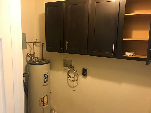 Utility Room with W/D Hookup