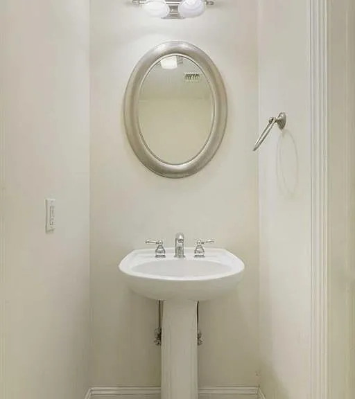 17 Skymark Ct — Photo 12