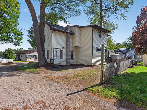 2nd image of 1651 Tennis Ct