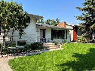 2512 Grant Rd, Regina, SK S4S5E6