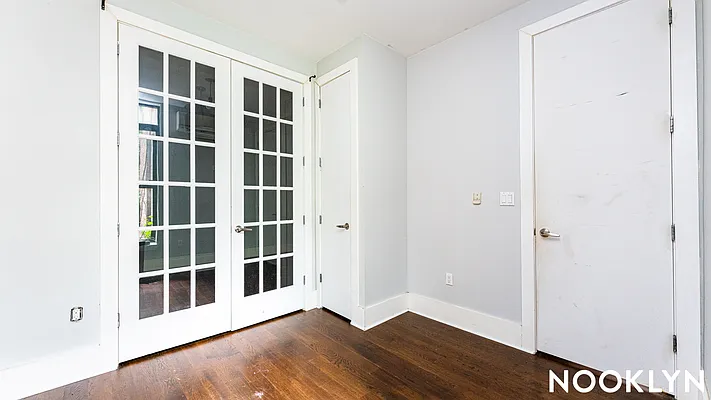 Rented by Nooklyn NYC LLC | media 25