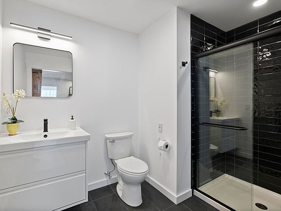 4th image of 179 Butternut St #7