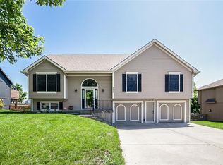 8820 NE 110th St, Kansas City, MO 64157