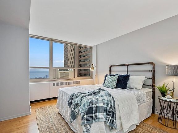 4th image of 3950 N Lake Shore Dr APT 1315