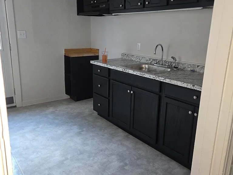 440 Shelby St — Photo 2