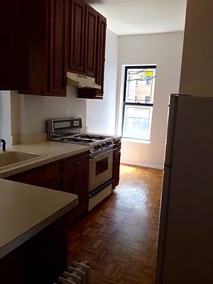 Rented by Acacia Realty | media 12