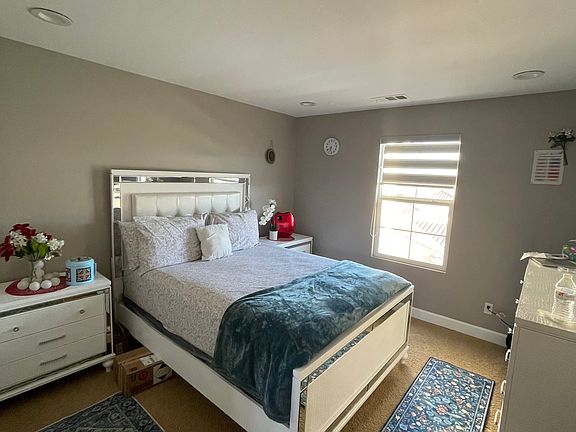 4th image of 2772 Wycliffe St