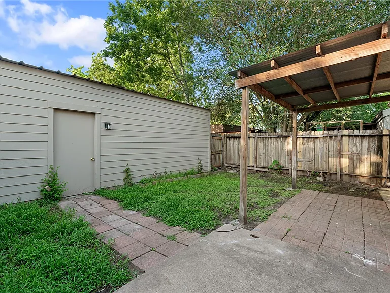 9306 Tooley Dr — Photo 23