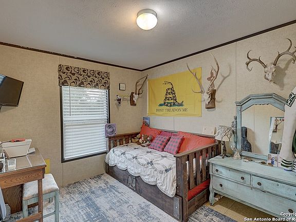 4th image of 350 Spanish Oak Trail