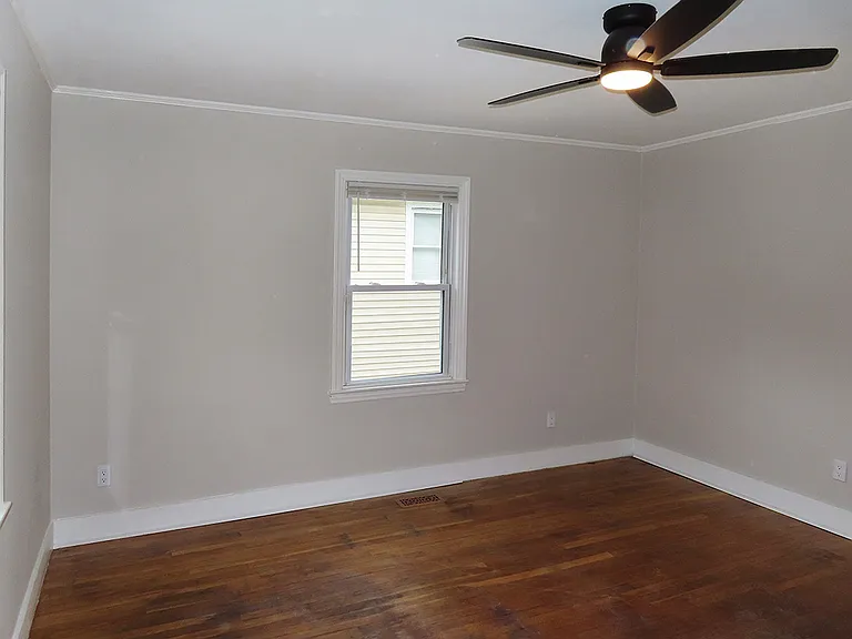 1215 Kent St — Photo 10