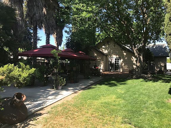 4th image of 3549 Fresno Ave