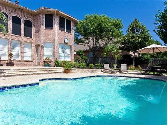 2nd image of 1705 Winding Hollow Ln