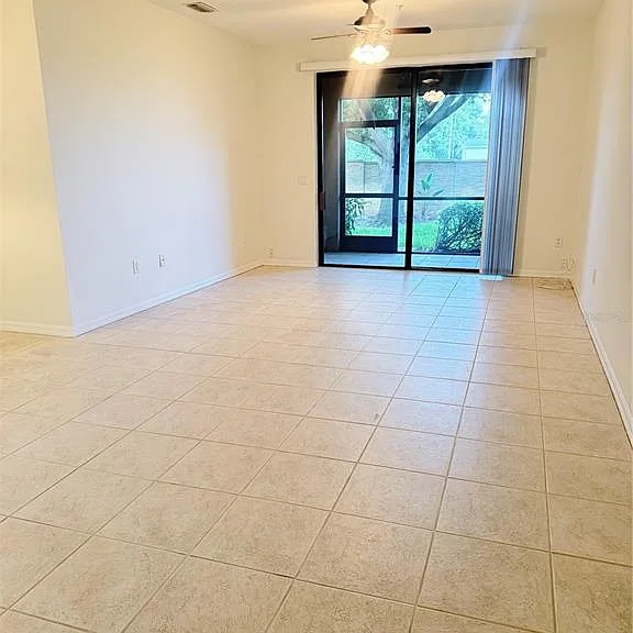 4037 Overture Cir #4037 — Photo 4