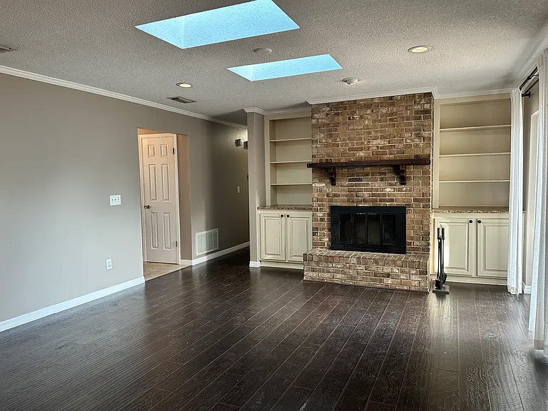 2724 Lexington Dr — Photo 6
