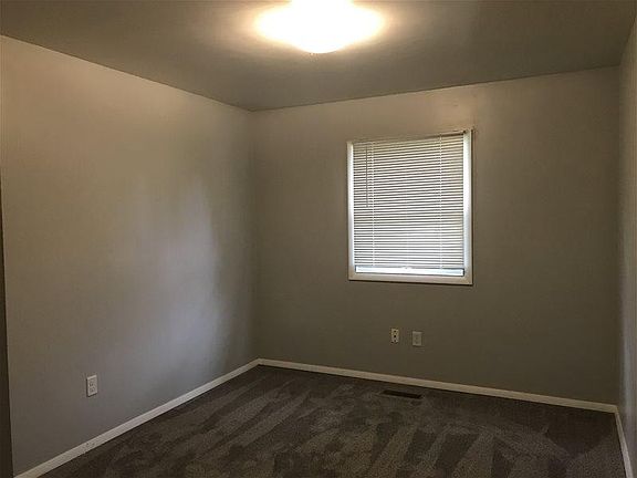 5th image of 2487 Briarwood Dr