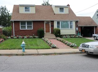 1644 Lenox St, Elmont, NY 11003