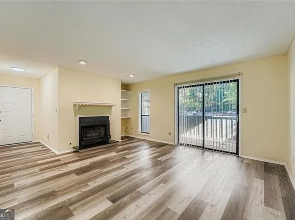 1607 Woodcliff Dr, Sandy Springs, GA 30350