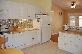 2nd image of 1014 Charlton Pl