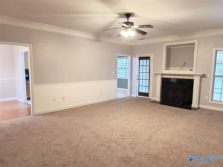 144 Oakcrest Rd — Photo 2